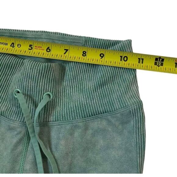 Pink by Victoria's Secret Women Size Small Distressed Pants Leggings | 5-854 - Picture 7 of 7